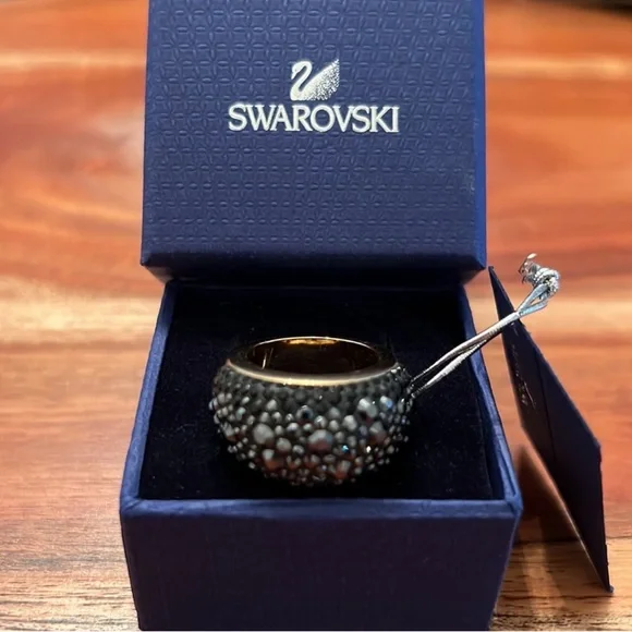 NWT Swarovski Mini Chic Ring Black And Gold